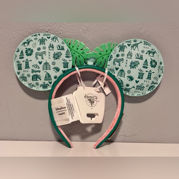 DVC Loungefly Minnie Mouse Headband Ears main image 9